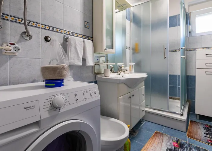1 Bedroom Lovely In * 플로체