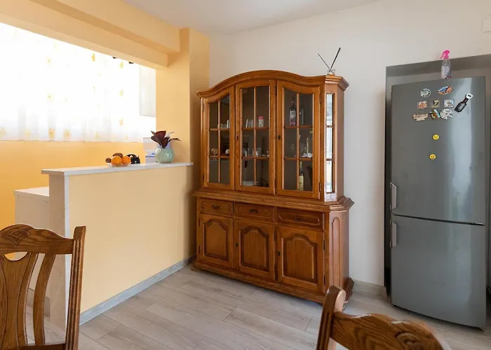 1 Bedroom Lovely In 아파트 플로체