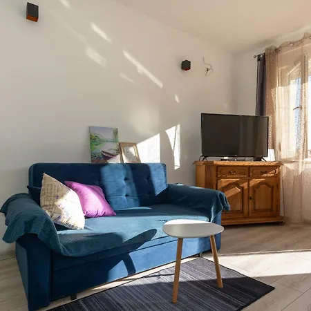 Beautiful Apartment In Ploce With Wifi