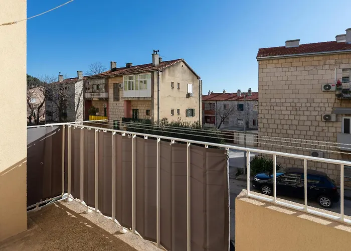 1 Bedroom Lovely In *