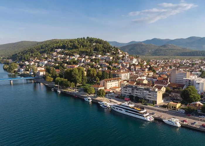 Daire 1 Bedroom Lovely In Ploce (Dubrovnik-Neretva)