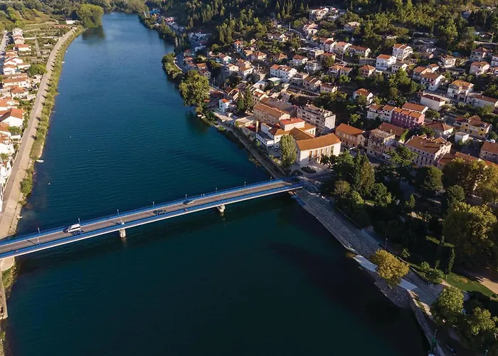 1 Bedroom Lovely In Daire